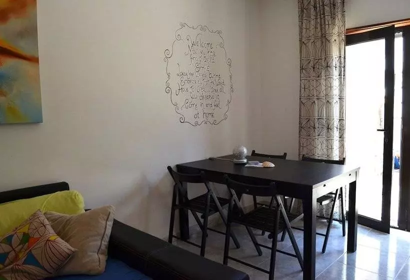 Pi Guest House   Hostel