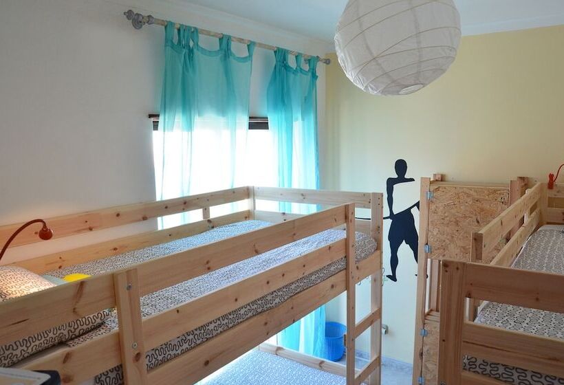 Pi Guest House   Hostel