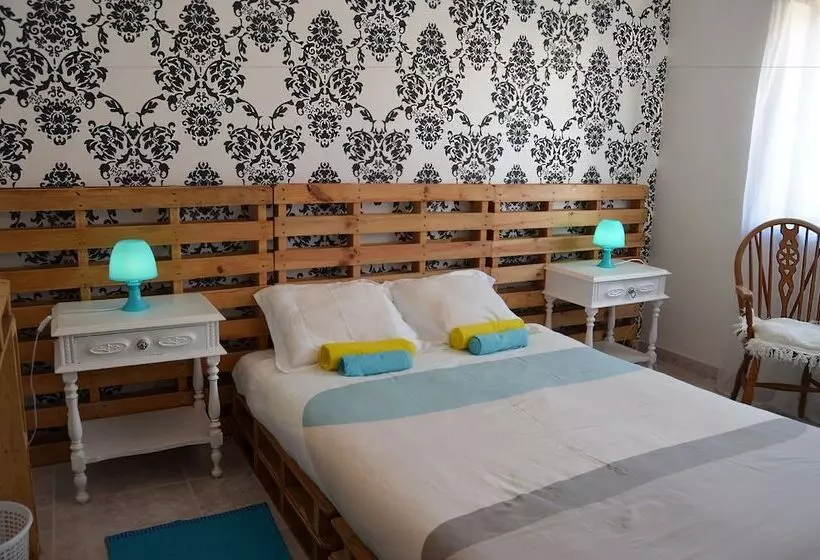 Pi Guest House   Hostel