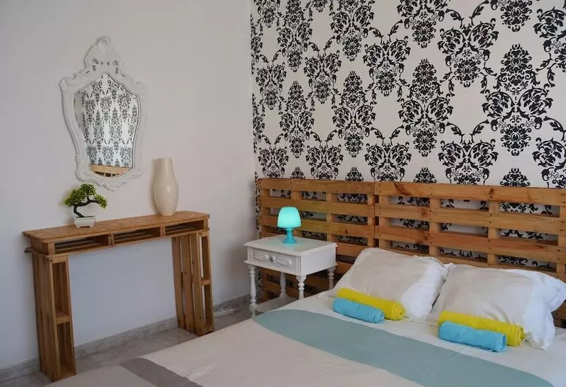 Pi Guest House   Hostel