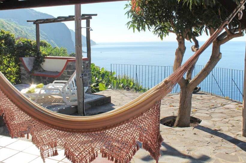 Ourmadeira Stonecliff Cottage, Countryside Retreat