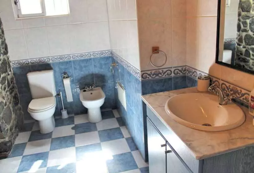 Ourmadeira   Stonecliff Cottage, Countryside Retreat