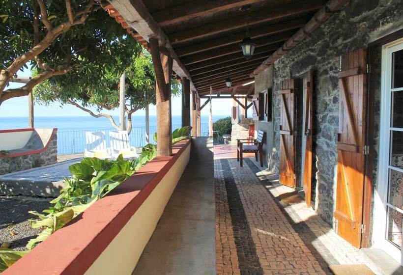 Ourmadeira Stonecliff Cottage, Countryside Retreat