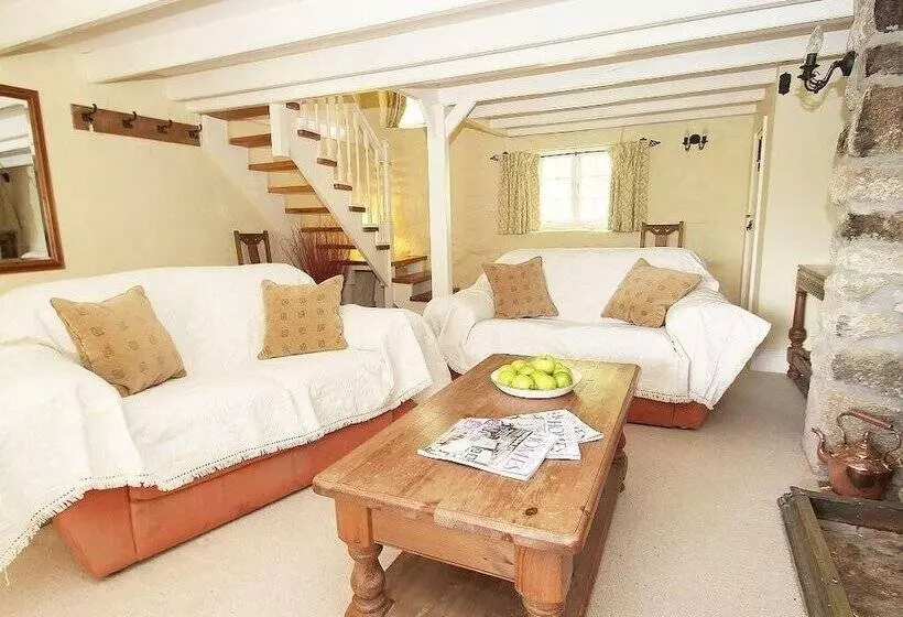 Woodpecker Cottage