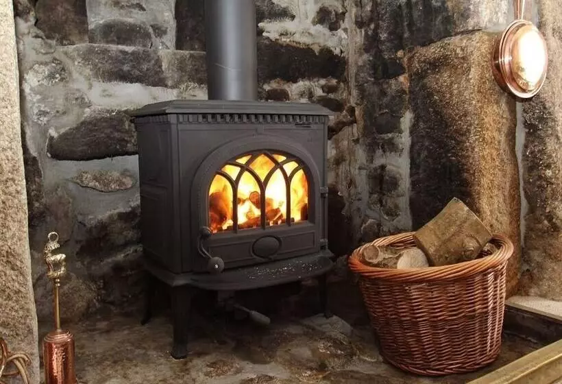 Woodpecker Cottage