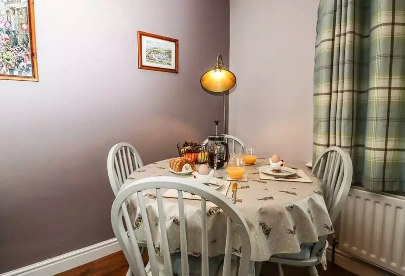 Baywood Cottage