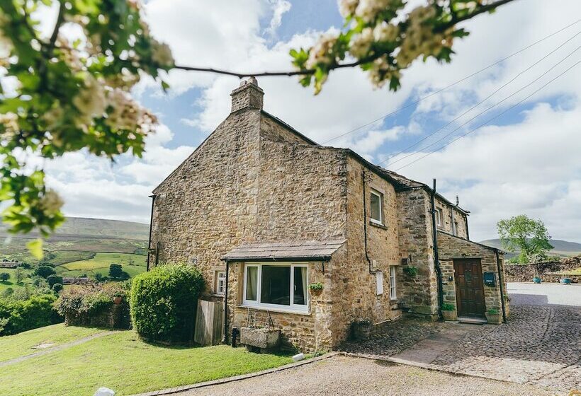 Deerclose West Farmhouse