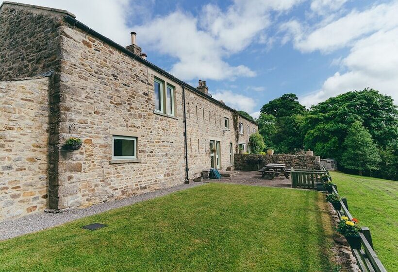 Deerclose West Farmhouse