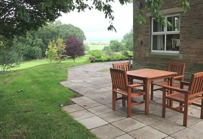 Geltsdale Garden Apartment