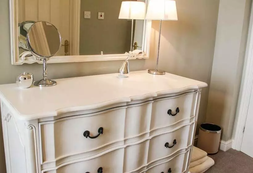 Geltsdale Garden Apartment