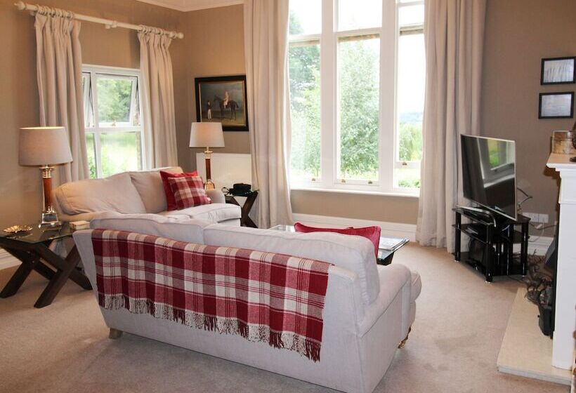 Geltsdale Garden Apartment