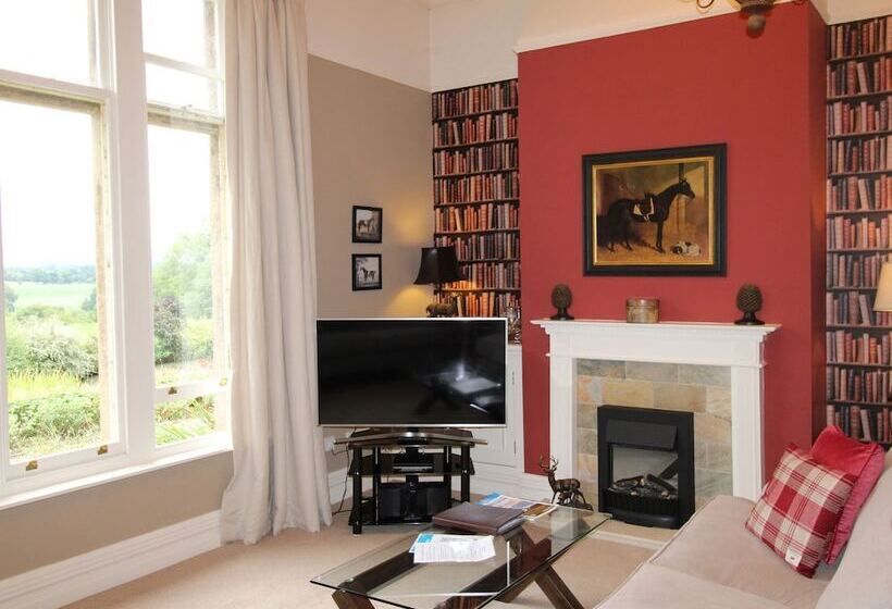 Geltsdale Garden Apartment