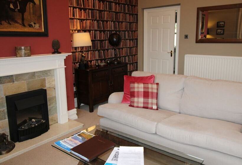 Geltsdale Garden Apartment