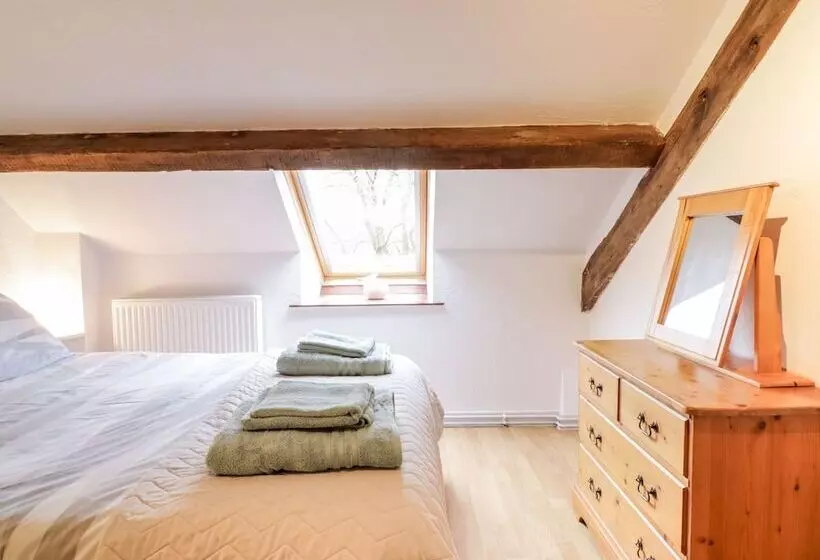 Hen Ysgubor Cottage