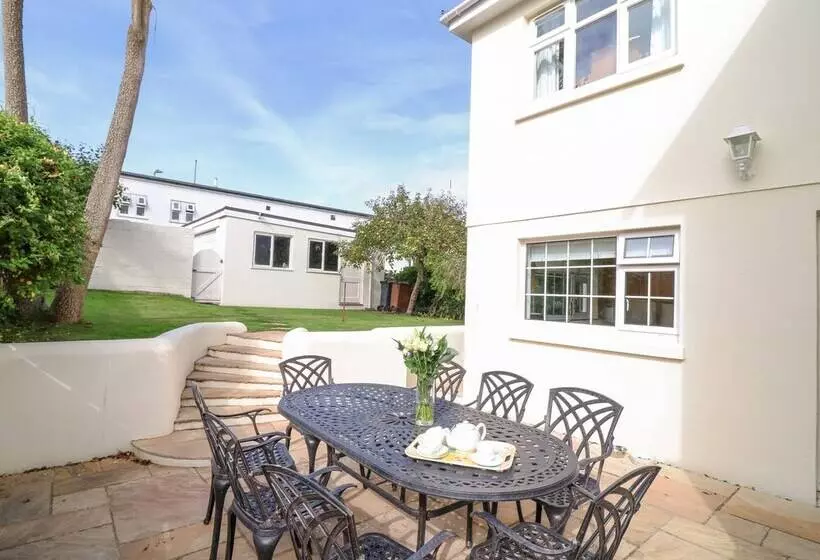 Marine Cottage
