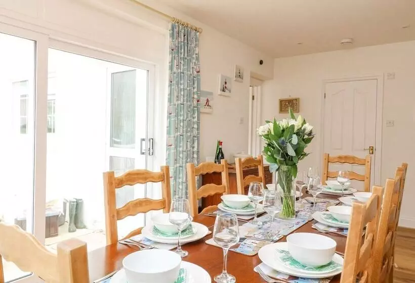 Marine Cottage