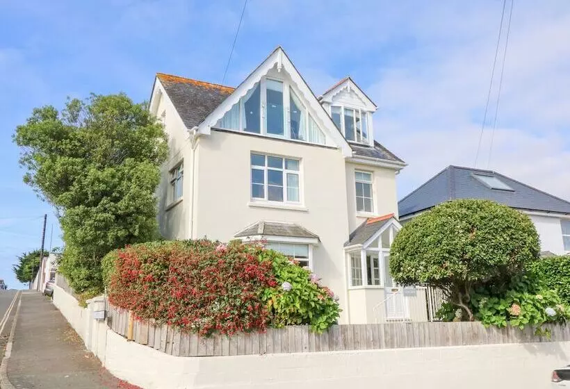 Marine Cottage