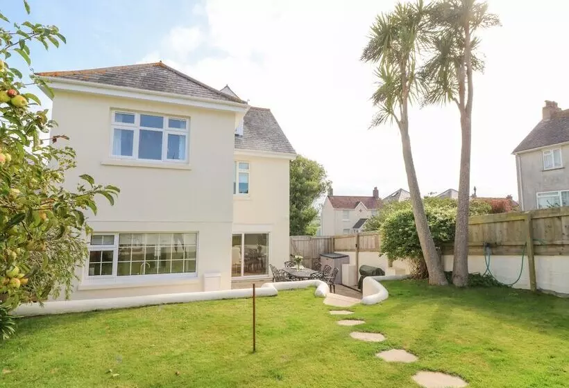Marine Cottage