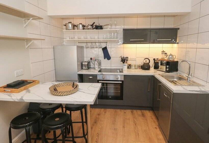 South Beach At The Hideaway