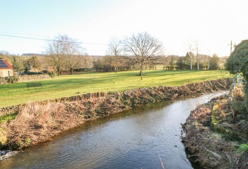 The Byre, Sedbury Park Farm