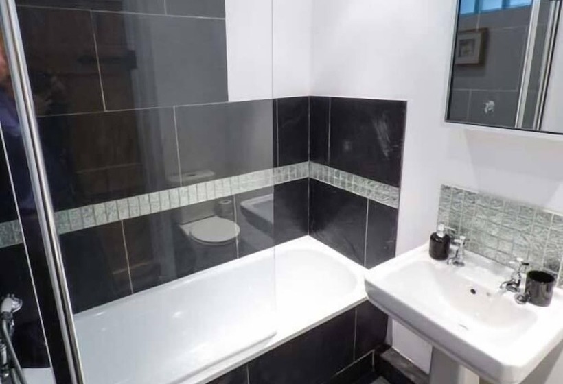 1 Countryman Inn Cottages