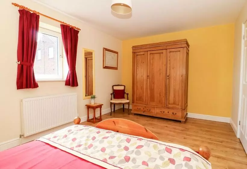 2 Pines Farm Cottages