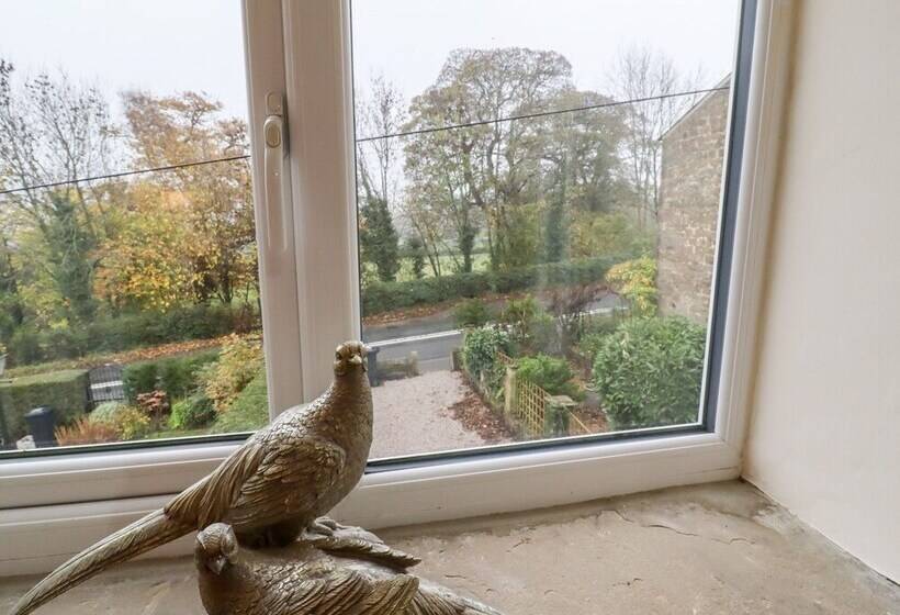 7 Scarah Bank Cottages