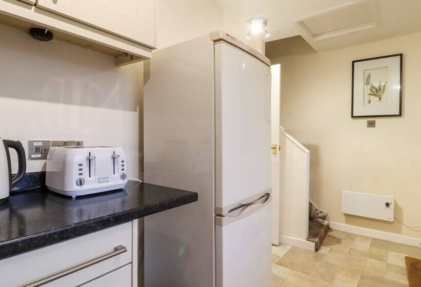 7 Scarah Bank Cottages