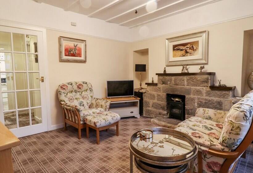 7 Scarah Bank Cottages