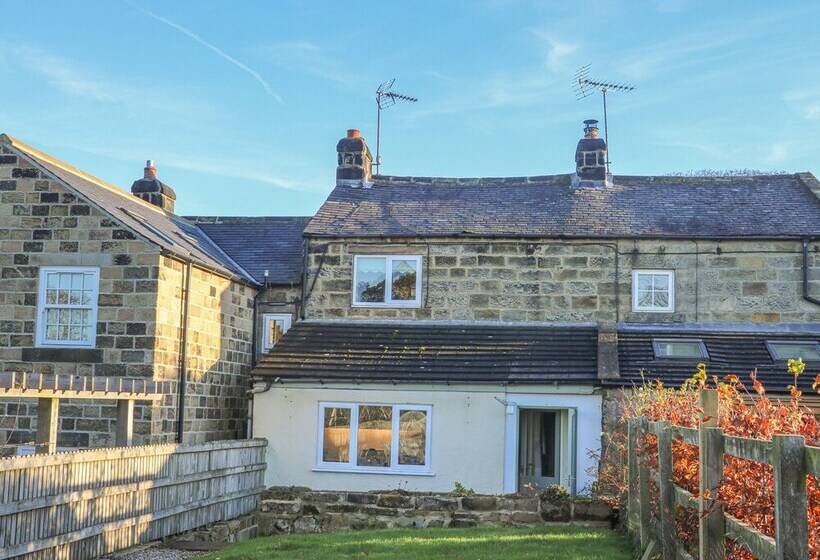 7 Scarah Bank Cottages