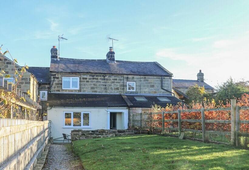 7 Scarah Bank Cottages