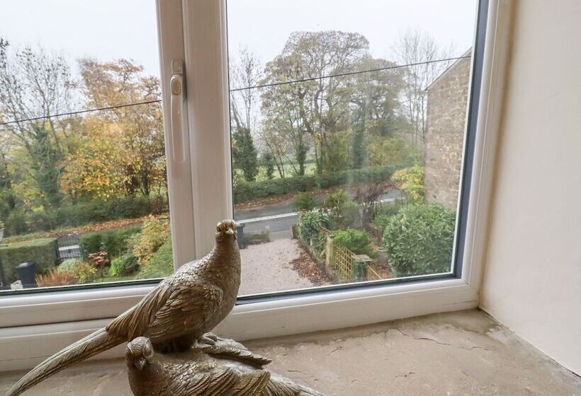 7 Scarah Bank Cottages