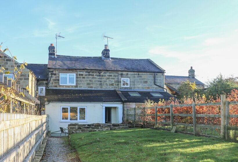 7 Scarah Bank Cottages