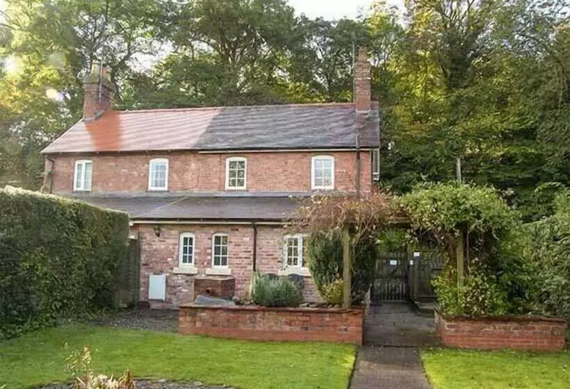 Aqueduct Cottage