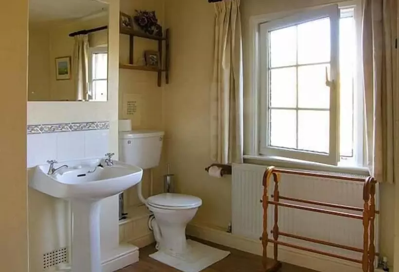 Aqueduct Cottage