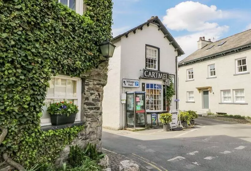 Cartmel Lodge