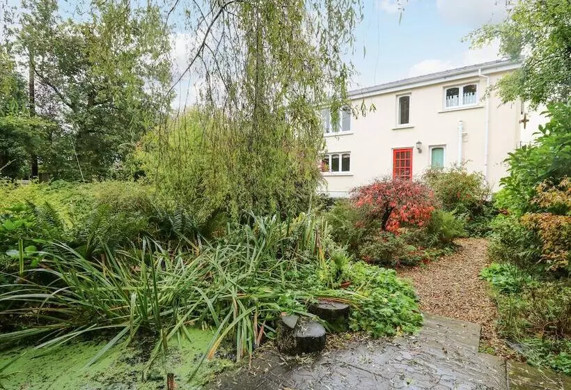 Derwen Villa