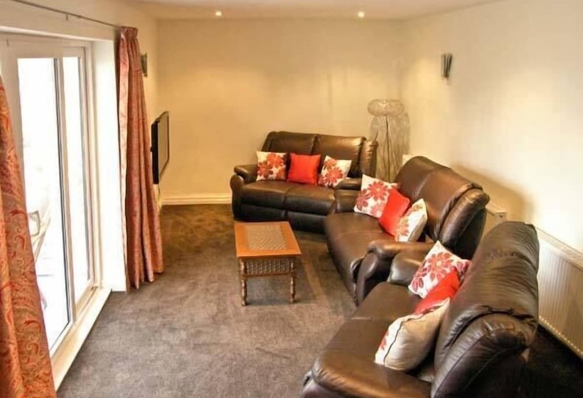 Hendre Aled Farmhouse