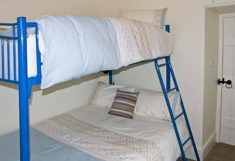 Hendre Aled Farmhouse