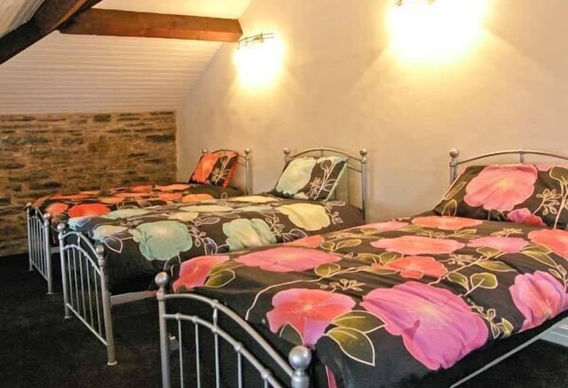 Hendre Aled Farmhouse