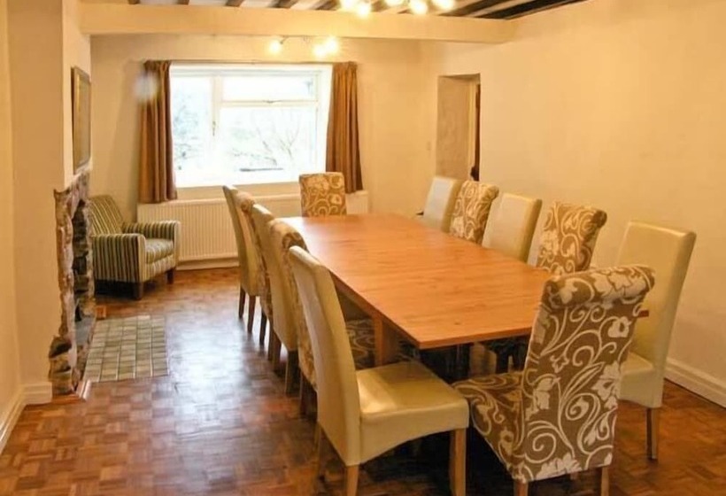 Hendre Aled Farmhouse