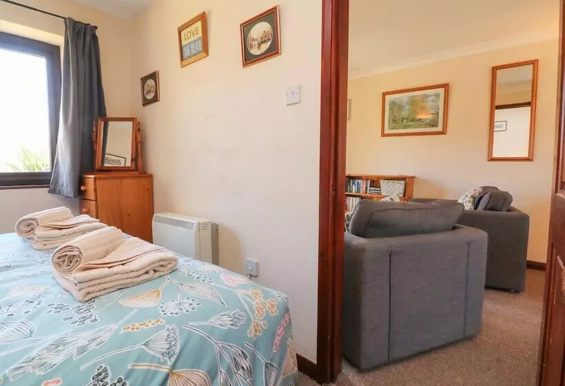 Honeysuckle Cottage