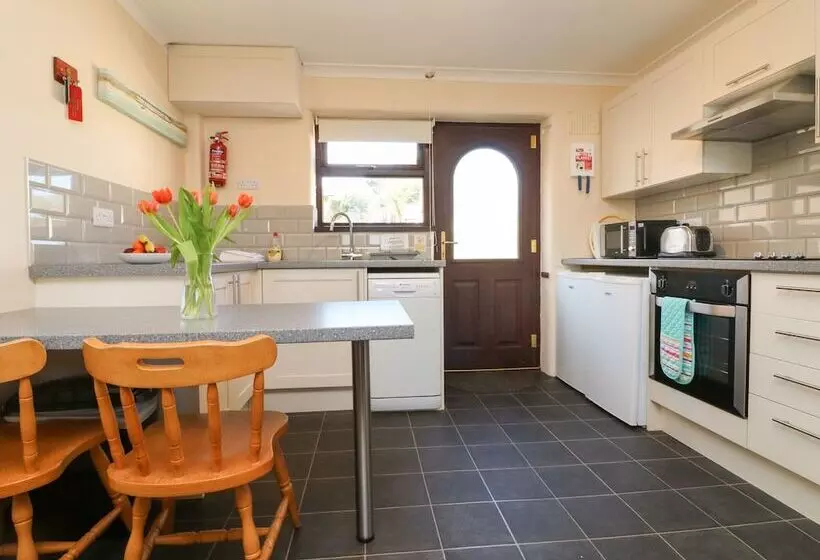 Honeysuckle Cottage