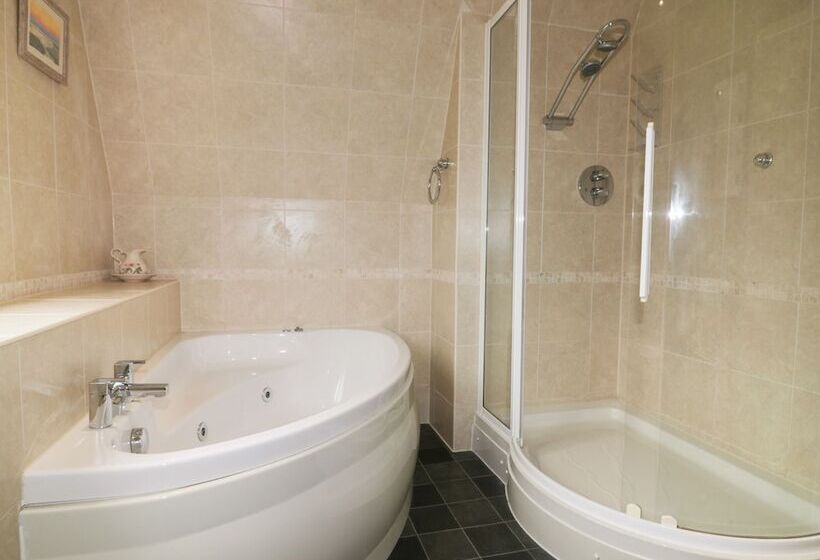 Lodge 22, Bodmin Holiday Park, Cornwall