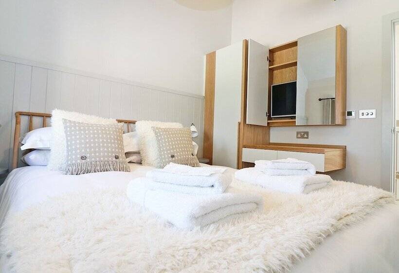 Long House, Boskensoe Barns