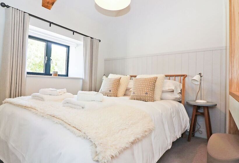 Long House, Boskensoe Barns