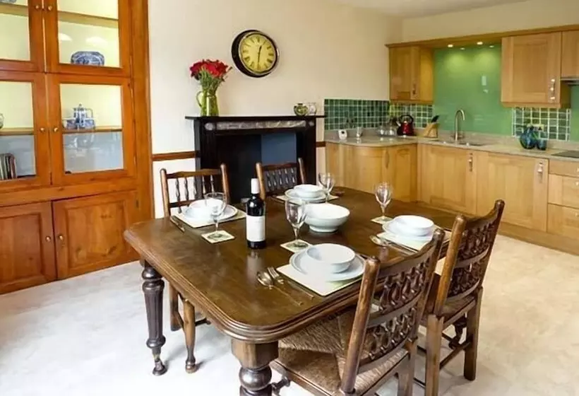 Longwell House