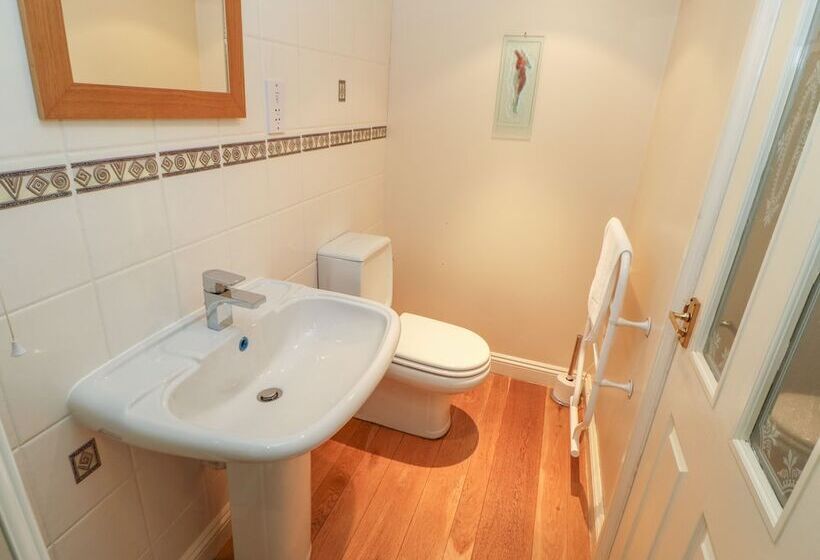 The Annex   Eden House