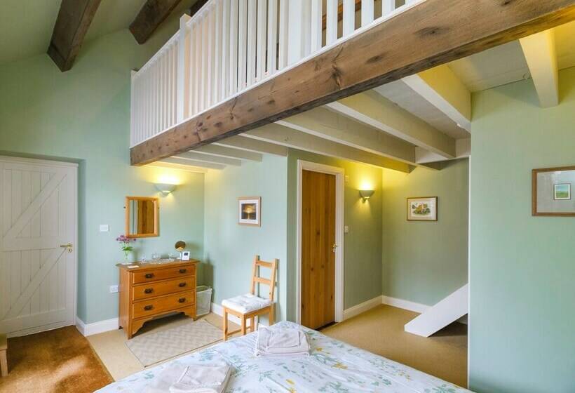 The Byre At High Watch