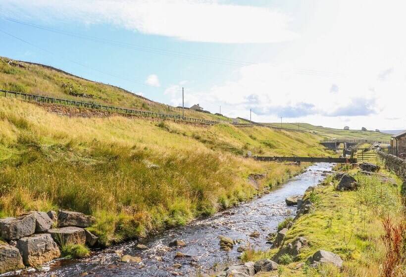 The Byre At High Watch